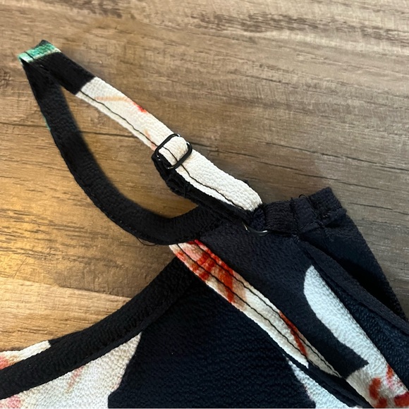 NWT C&E Los Angeles Tiger Lily Romper SZ M - Picture 11 of 13